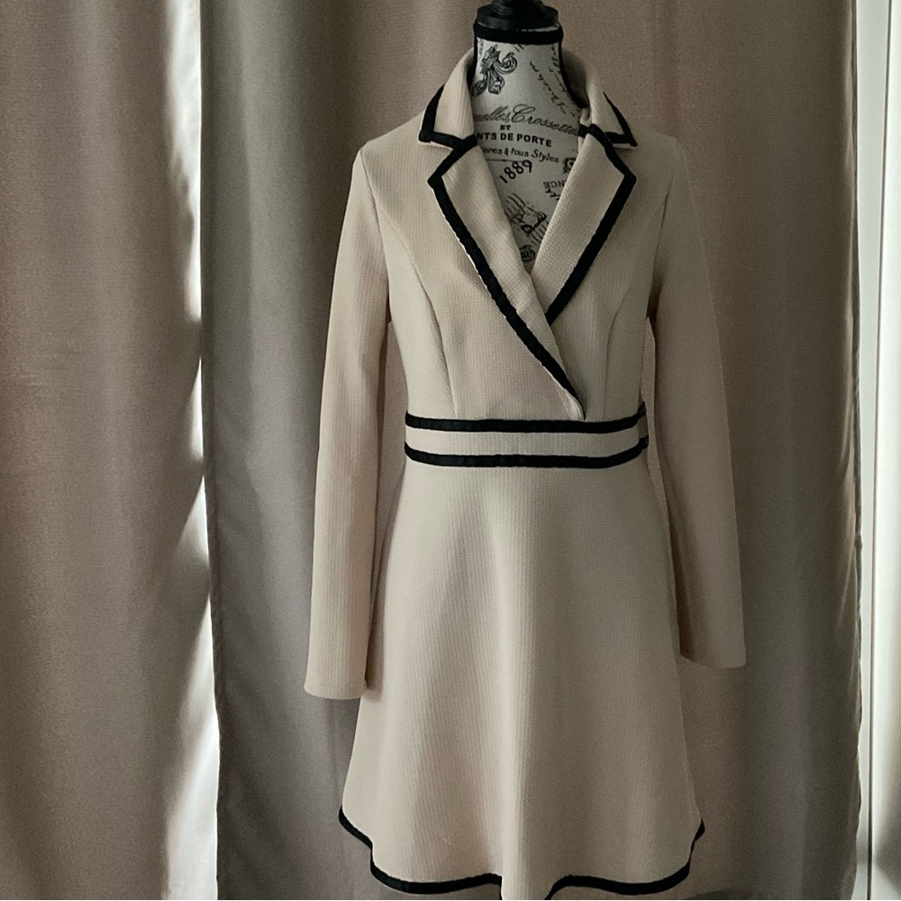 SHEIN Classic Collar Dress - Cream w/Black Trim (Size Large)